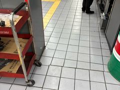 -爱车行 奥迪 奔驰 宝马 保时捷 路虎 专业 维修保养 原厂 奥迪改装升级 中心(静安店)