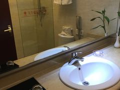 -兴芮温泉度假区