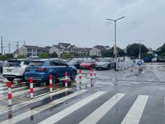 -新场古镇-停车场