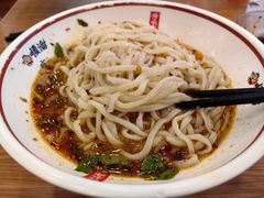-顺溜·手工刀削面·黑金店(铜锣湾店)