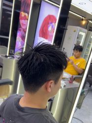 -藤野造型烫发染发