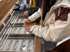 -一代眼镜·蔡司配镜(浦东大拇指广场店)