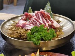 -臻牛烤肉