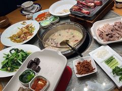 -娜仁图雅蒙古美食村(33小镇店)