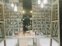 -钟书阁(松江泰晤士小镇店)