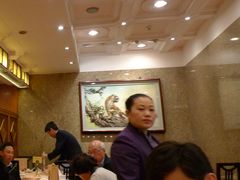 极其势利的服务员-镛记酒家