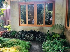 -Chom Cafe and Restaurant