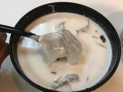 -志龙皇冠吃货椰子铺