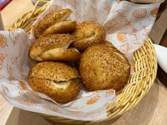 开口笑烧饼-宏状元现熬粥·京味菜(三里河店)