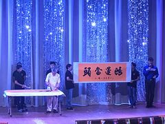 -金东尼人妖秀