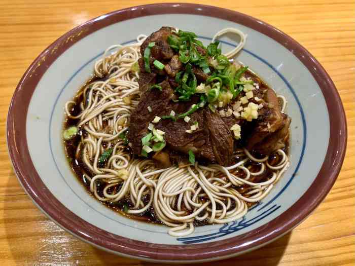 咬强羊肉面(乌镇店)-"来到嘉兴打卡到的宝藏店.面条q弹入味,紧.