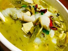 -渝是乎酸菜鱼(龙旗购物中心店)