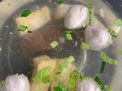 -松树干拌面店