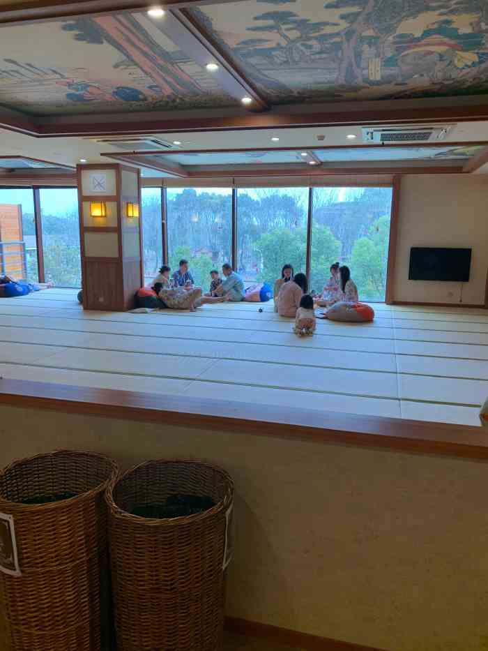 极乐汤(嘉定店)-"在网上买了两人份的浴资券和一人份的浴资券.