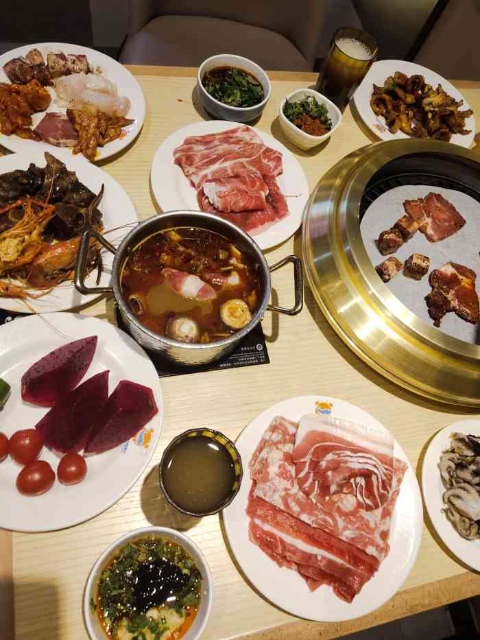 筑尔顿海鲜火锅毛肚烤肉自助餐厅(梅溪湖步步高店)-"[薄荷]环境: 环境