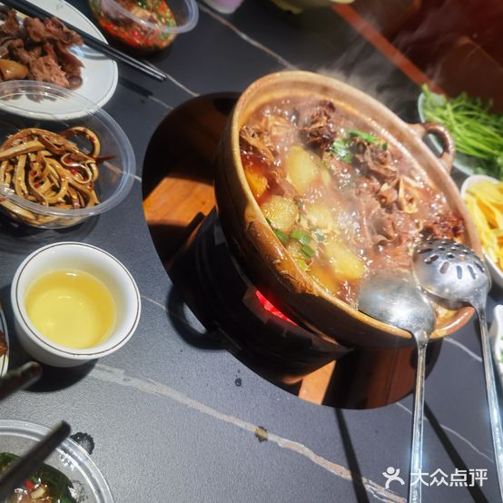 名汇火锅城(金钟大雁城店)