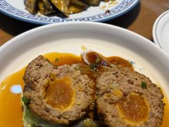 咸蛋黄狮子头-春水锅贴·传统鲁菜(大明湖店)