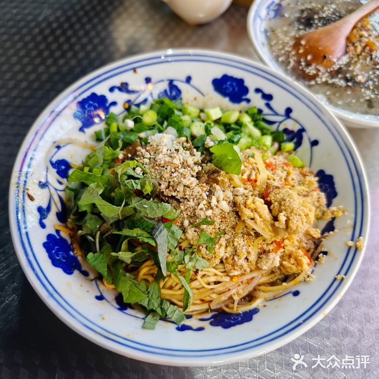 这家专门卖面的八宝粥铺子,对的,八宝粥千值万值!