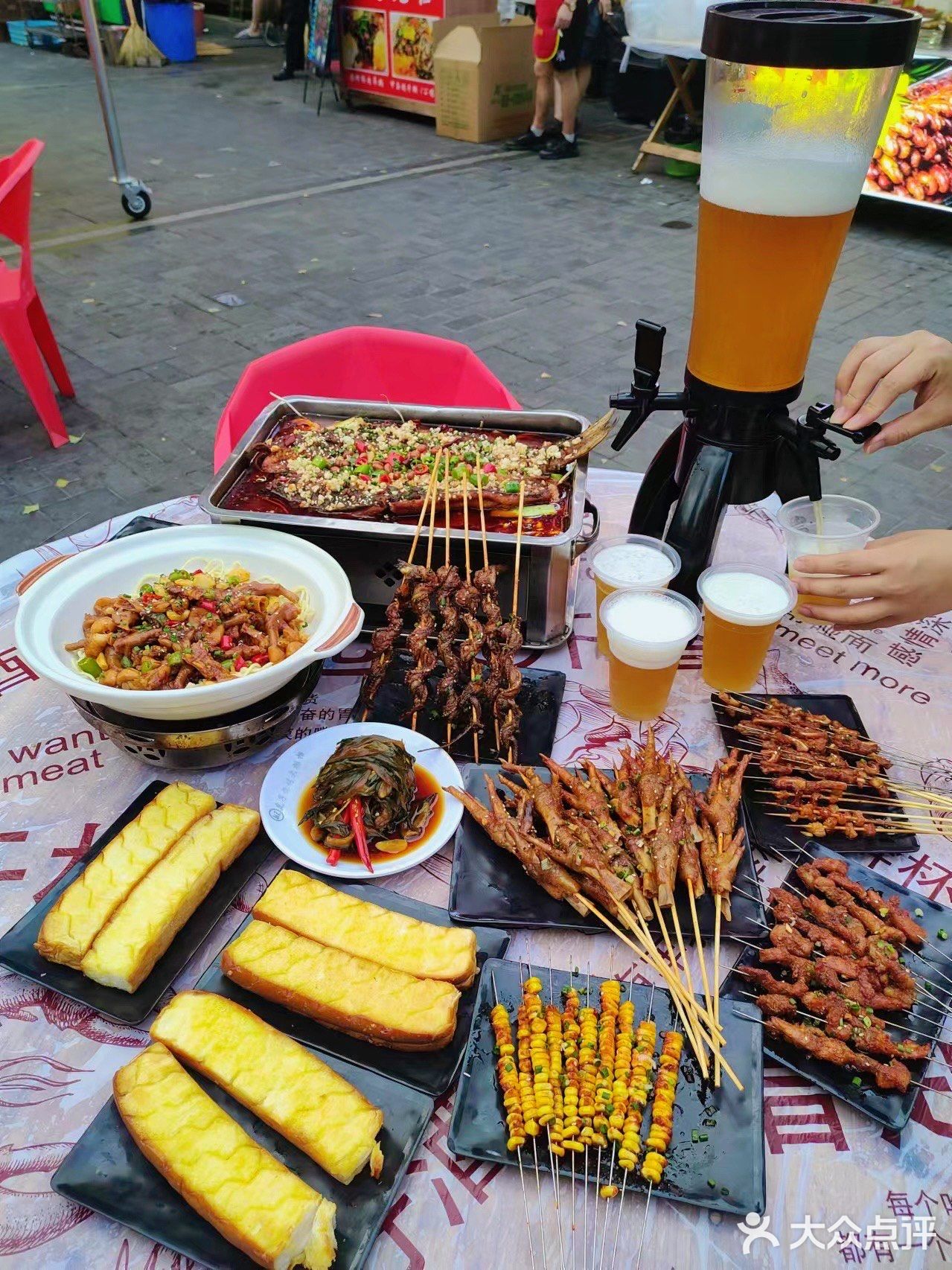 吃烧烤来这家就对啦！很香很带劲