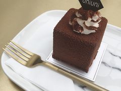 -UNI UNI(环亚凯瑟琳店)