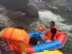 -安吉龙王山峡谷漂流