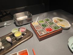 滚滚牛骨原汤锅-左庭右院鲜牛肉火锅黑金店(陆家嘴中心店)