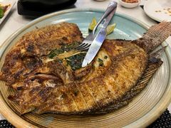 香茅草烤罗非鱼-滇越乘象云南餐厅(豆各庄店)
