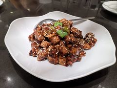 爆酱蘑菇鸡丁-北京王府井希尔顿酒店·秦唐中餐厅Chynna
