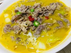 酸汤肥牛-中国铁路餐饮华东印记南京站主题餐厅