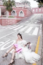 -现代经典婚纱摄影