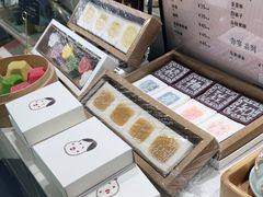 -阮大兴糕团(杭州西湖银泰百货店)