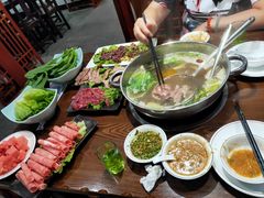 -乡土黄·鲜牛肉火锅·小龙虾(兴业街店)