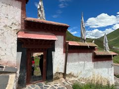 -比如骷髅墙景区