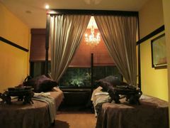 -迪瓦娜按摩和水疗中心