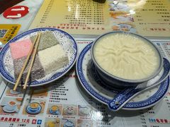-广信牛奶甜品世家(台东店)