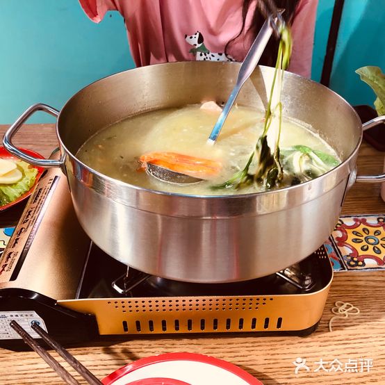 鴻運掌柜·广式鸡煲·牛杂煲(建邺万达店)