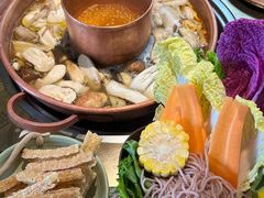 -菌自由丨野生菌火锅特色庭院餐厅(丽江古城店)