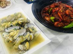 -虾弄弄海派小龙虾·牛羊蝎子火锅