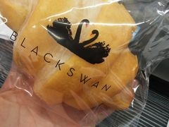 静冈青柚可颂-BLACKSWAN黑天鹅(环球店)