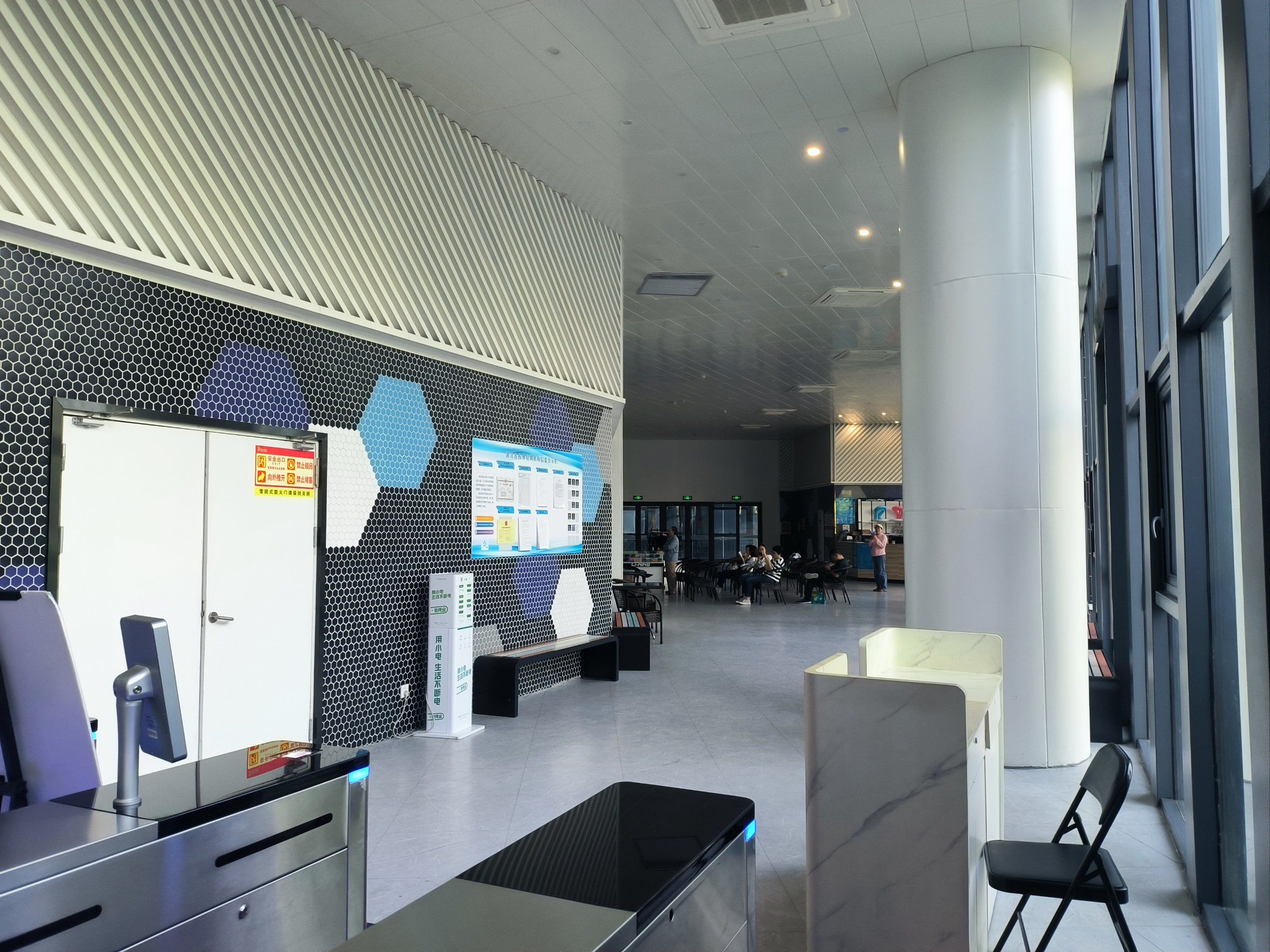 李宁体育园的游泳馆设施新,水质好