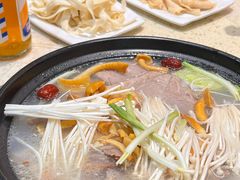 -九寨特色牦牛肉汤锅 羊肉汤锅