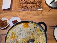 -帅巴人舅母子腊蹄民俗村