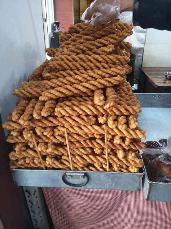 稷山白丑小麻花-"稷山县是山西省运城市的一个县,特产麻花.