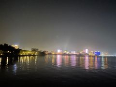 -上海滴水湖皇冠假日酒店