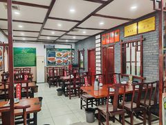 -湖南人家湘菜馆(镇江路店)