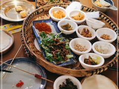 -包整·丝娃娃(一览甲秀楼风景店)