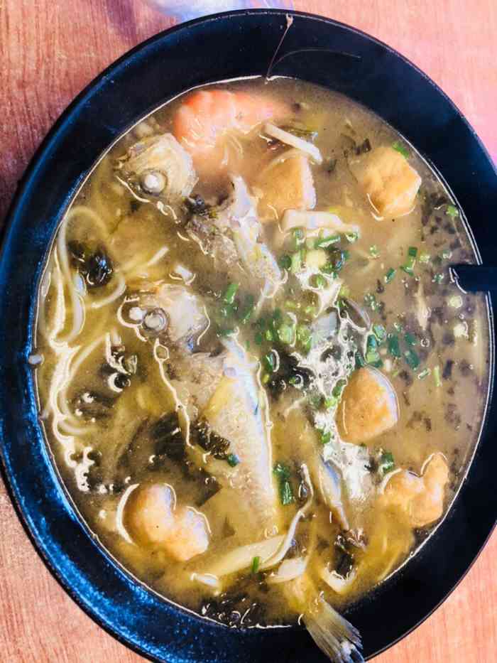 宁海海鲜面-"好吃到什么程度呢?红烧虾潺,葱油蛏子,红.