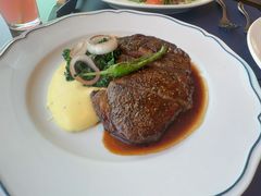 -福楼毕斯罗F Bistronome(国贸商城约会地标景观店)