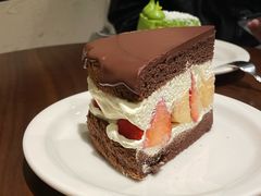奶酪布丁巧克力草莓奶油蛋糕-black rainbow coffee
