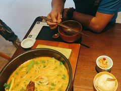 -银米·云南传统过桥米线(双廊黑金冠店)